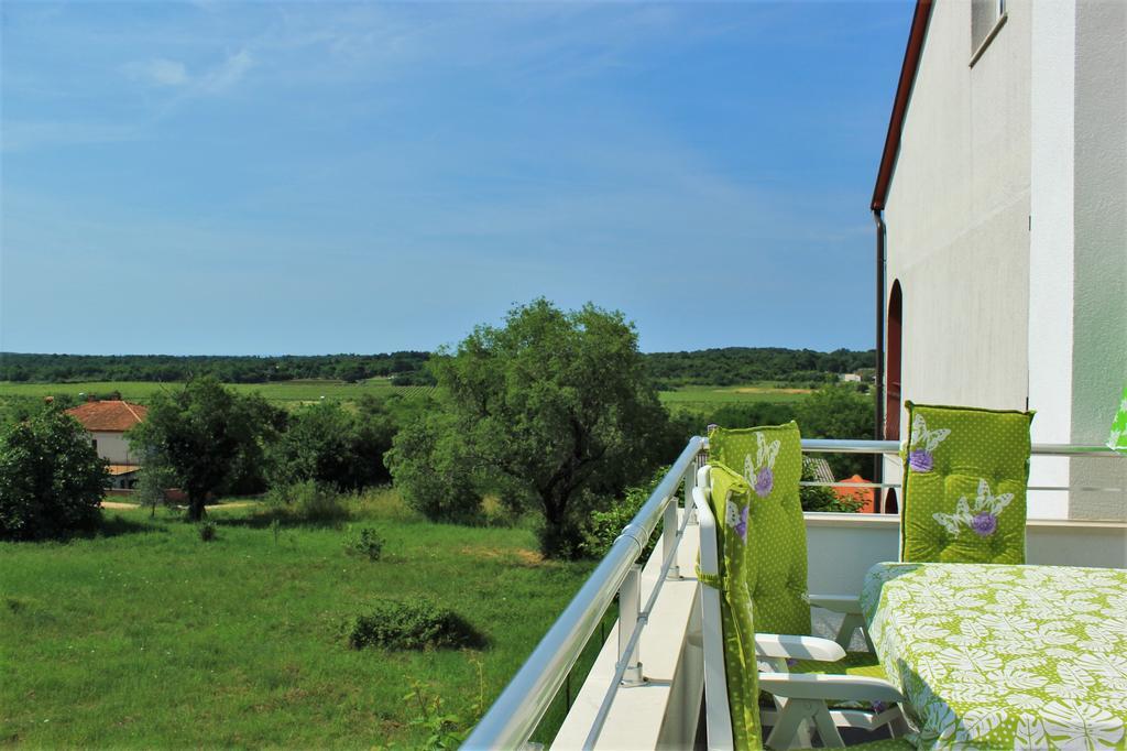 Apartment Eni Ровінь Екстер'єр фото