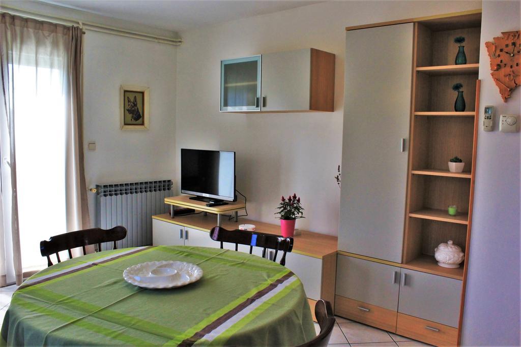 Apartment Eni Ровінь Екстер'єр фото